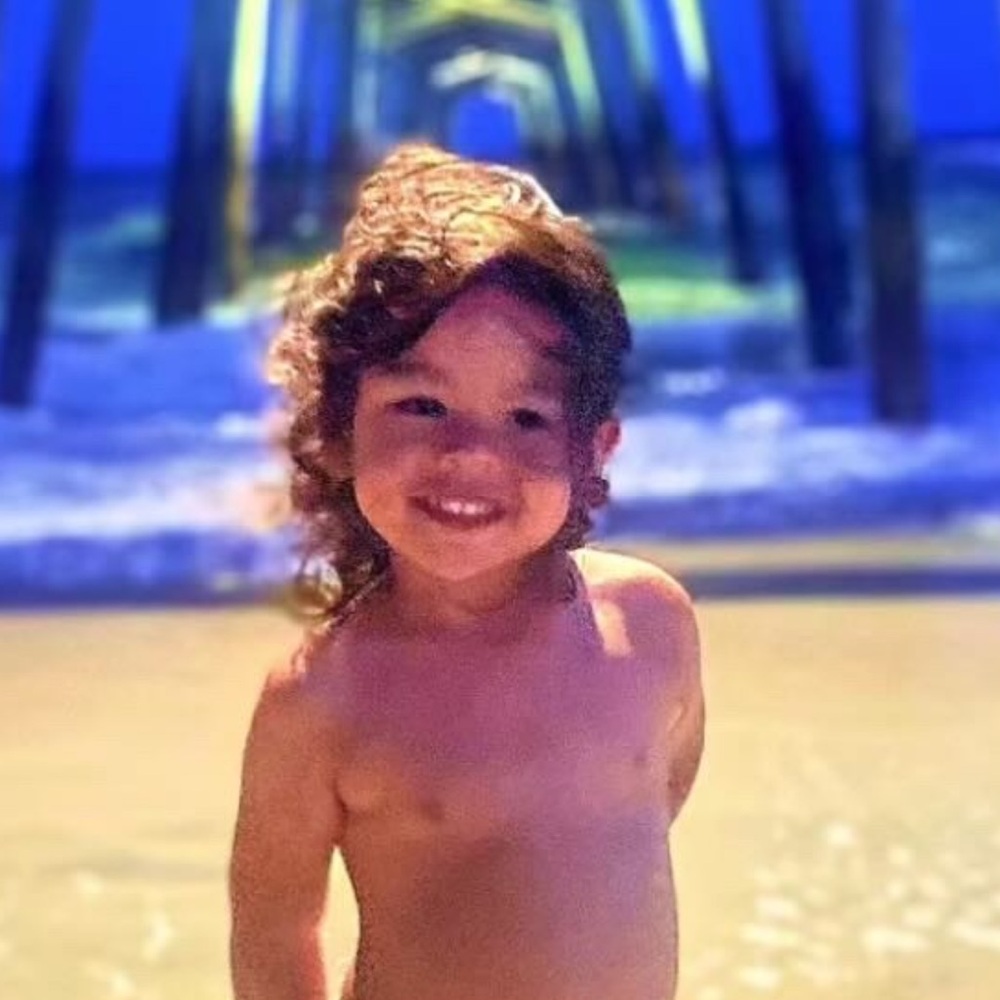 @Poshy_leo live listing!  💕🦁💕Come check out the freshest dealios!! 💕🦁💕 - Picture 10 of 16